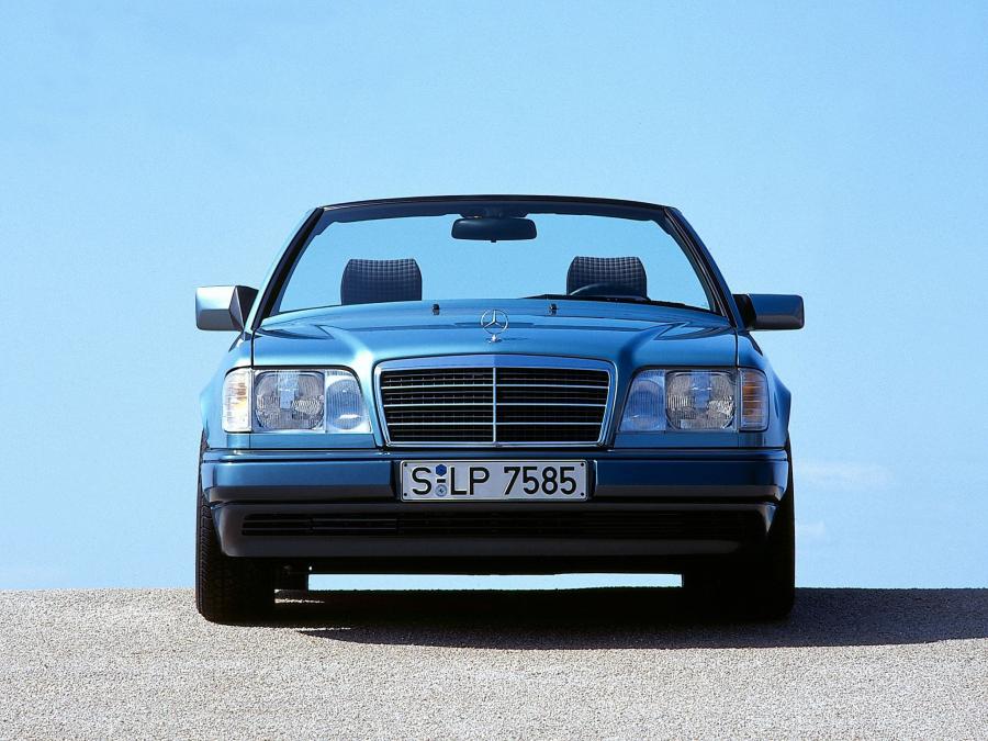  Mercedes-Benz E220 Cabriolet 1993 года  (фото 25 из 27)